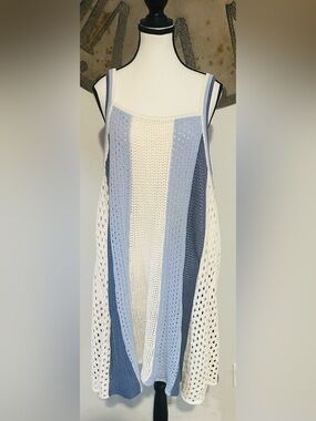 Universal Thread Crochet Top in Cream and Black